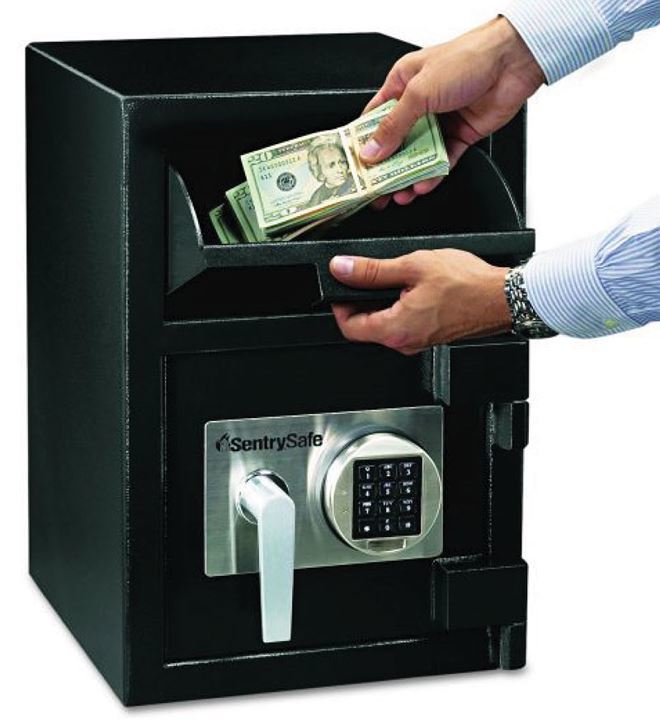 Bỏ Gì Vào Két Sắt Để Thu Hút Tài Lộc Theo Phong Thủy?