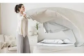 Vệ sinh phòng ngủ sạch sẽ, thơm tho giúp nâng cao chất lượng giấc ngủ