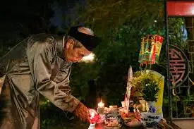 Mâm cúng Giao thừa 2025 cần gì, cúng trong nhà hay ngoài trời trước?