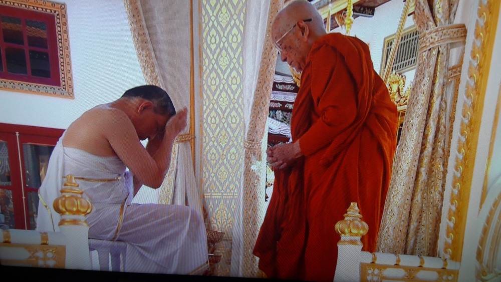 Tắm Thanh Tẩy Giải Trừ Năng Lượng Xấu Đem Lại Bình An