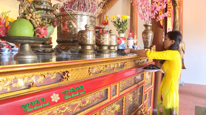 Vật phẩm nên để trên bàn thờ để thể hiện lòng thành kính