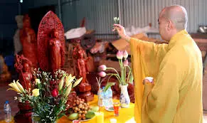 Khai quang là gì? Tránh 3 sai lầm khi khai quang rước họa cho gia chủ