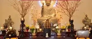 Có nên đốt trầm hương trên bàn thờ không? Nên chọn loại nào?