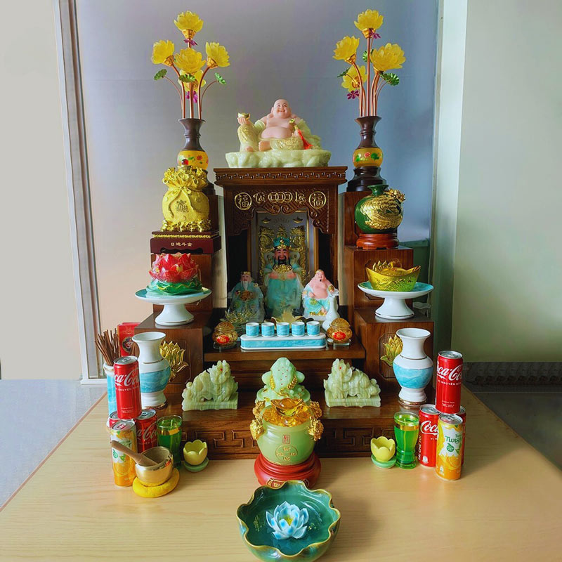 Bàn thờ Ông Địa Thần Tài: Ý nghĩa, cách bài trí và những điều cần biết