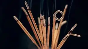 Sự thật về thắp nhang không cháy hết bạn đã biết?