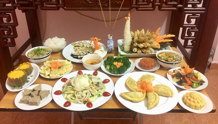 Hướng dẫn bày mâm cúng rằm tháng 7 cho công ty đúng và đầy đủ nhất | Nội  thất nhập khẩu - bàn ăn thông minh - Luxfuni