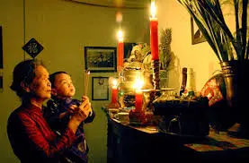 Khói nhang ngày Tết… - Tuổi Trẻ Online