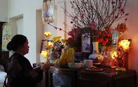 Khi thắp hương nên thắp mấy nén?