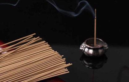 Ý nghĩa của 3 nén hương - Trầm Hương Việt Nam