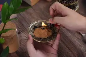 Hướng dẫn xông nhà năm mới với bột Ngũ Linh Thần Mộc